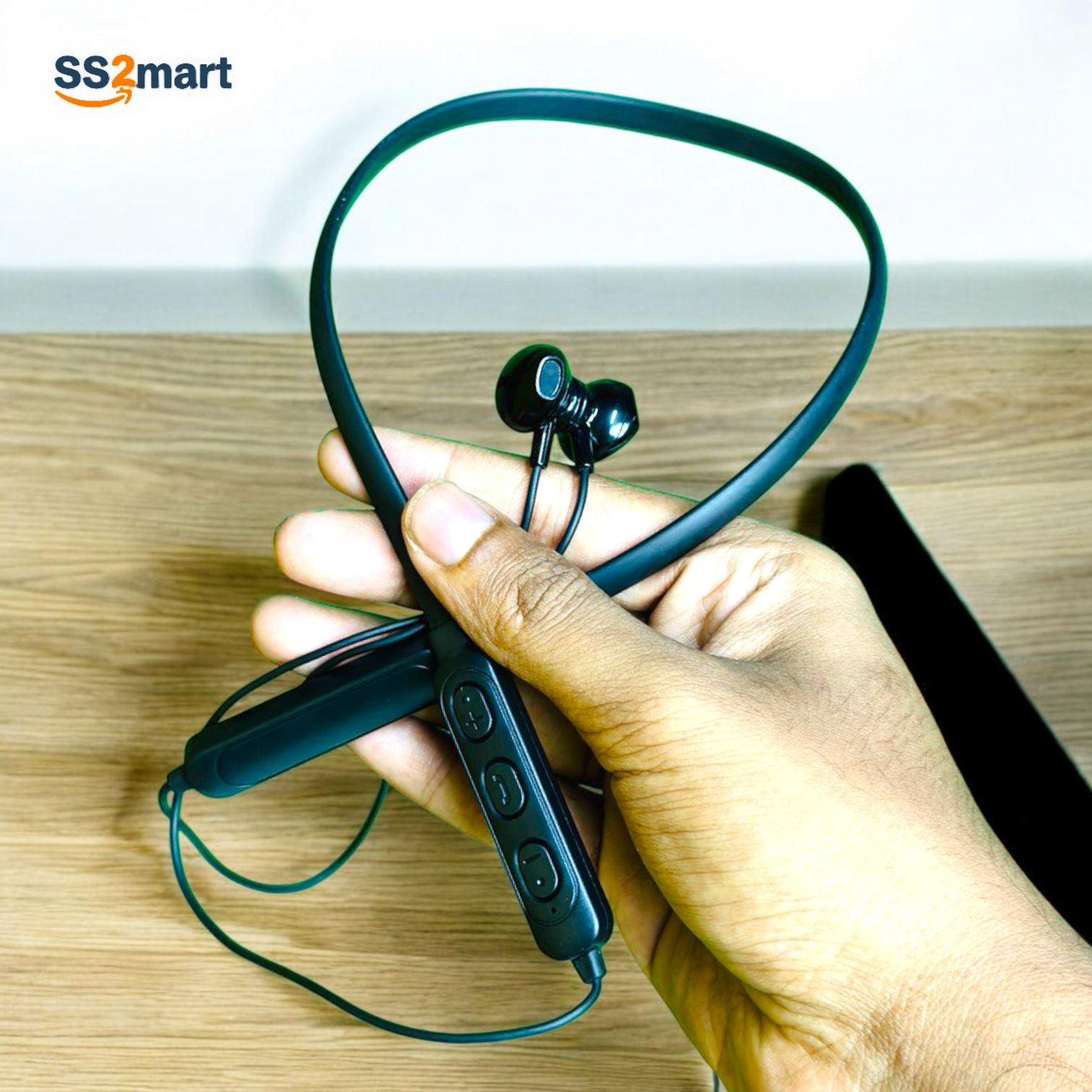 G8-Sports-Neckband-With-Magnetic-Headsets-1.png